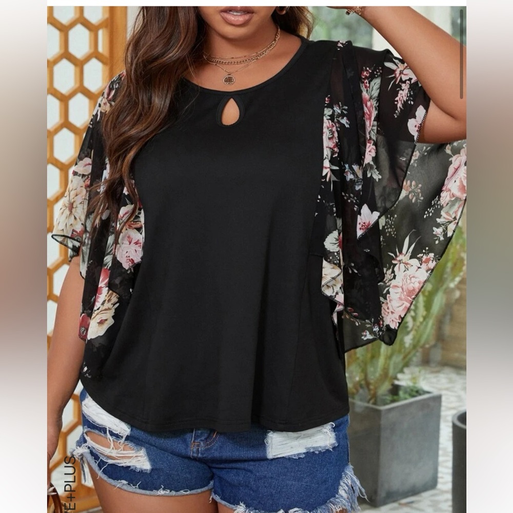 NWOT SHEIN Flutter Printed Sleeve Top